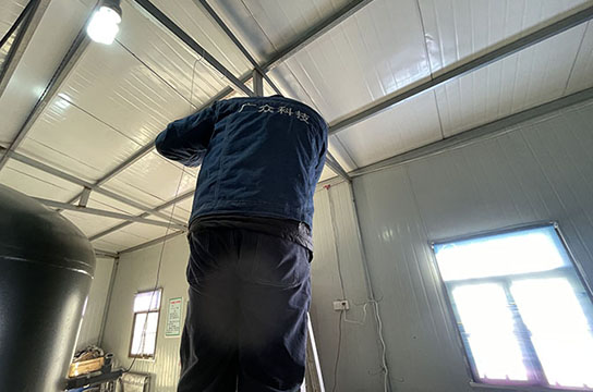 在甘肅安裝一拖二KZB-3型空壓機風(fēng)包超溫保護裝置